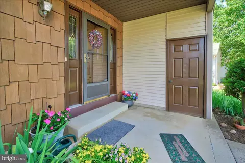 Exterior - 7047 Catalpa Rd, Frederick, MD 21703 photo 23 of 31