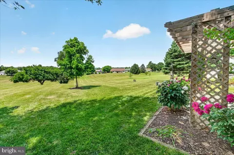 Exterior - 7047 Catalpa Rd, Frederick, MD 21703 photo 9 of 31