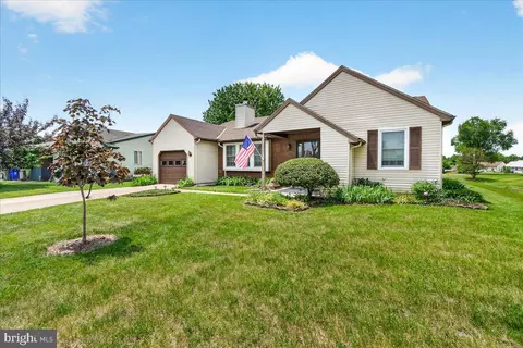 Exterior - 7047 Catalpa Rd, Frederick, MD 21703 photo 2 of 31