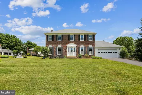 201 Westridge Dr, Mount Airy, MD 21771
