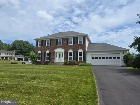 201 Westridge Dr, Mount Airy, MD 21771