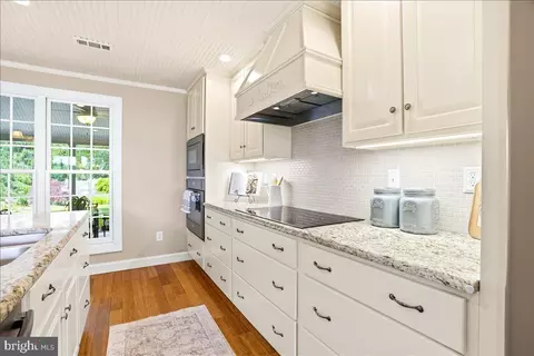 Kitchen - 7331 Holter Rd, Middletown, MD 21769 photo 4 of 7