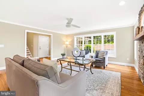 Living - 7331 Holter Rd, Middletown, MD 21769 photo 2 of 8