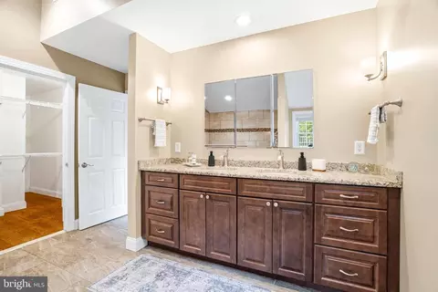 Bath - 7331 Holter Rd, Middletown, MD 21769 photo 3 of 6