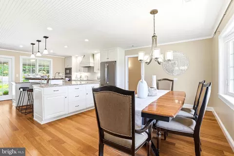 Dining - 7331 Holter Rd, Middletown, MD 21769 photo 2 of 4
