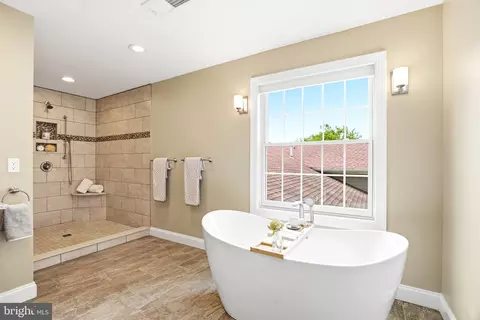 Bath - 7331 Holter Rd, Middletown, MD 21769 photo 2 of 6