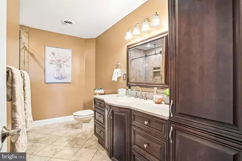 Bath - 7331 Holter Rd, Middletown, MD 21769 photo 5 of 6