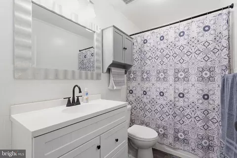 Bath - 7717 Mckaig Rd, Frederick, MD 21701 photo 1 of 2
