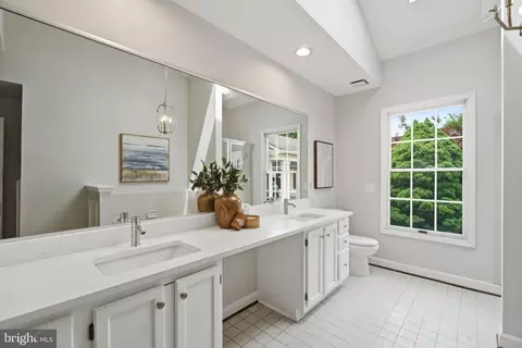 Bath - 905 Mclendon Dr, Frederick, MD 21702 photo 1 of 5