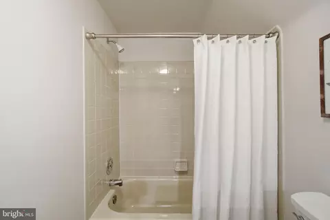 Bath - 905 Mclendon Dr, Frederick, MD 21702 photo 5 of 5
