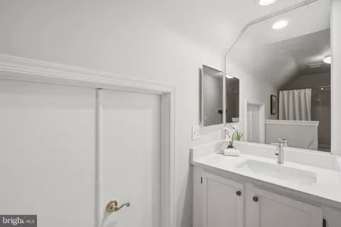 Bath - 905 Mclendon Dr, Frederick, MD 21702 photo 4 of 5