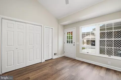 Entry Way - 905 Mclendon Dr, Frederick, MD 21702 photo 2 of 2