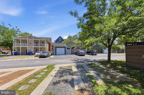 Exterior - 514 Bentz St N, Frederick, MD 21701 photo 4 of 11