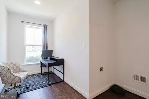 Entry Way - 834 Lindley Rd, Frederick, MD 21701 photo 4 of 19