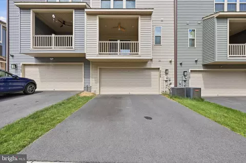 Exterior - 3725 Stone Barn Dr, Frederick, MD 21704 photo 6 of 18