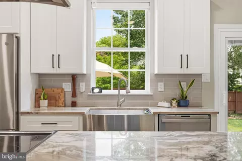 Kitchen - 4861 Mclauren Ct, Frederick, MD 21703 photo 7 of 9