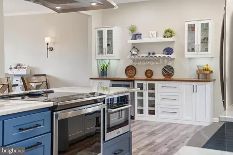 Kitchen - 4861 Mclauren Ct, Frederick, MD 21703 photo 5 of 9