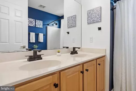 Bath - 4861 Mclauren Ct, Frederick, MD 21703 photo 5 of 8