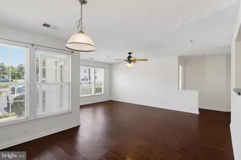 Living - 502 Bradley Ct #5D, Frederick, MD 21703 photo 4 of 5