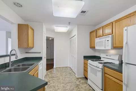 Kitchen - 502 Bradley Ct #5D, Frederick, MD 21703 photo 1 of 3