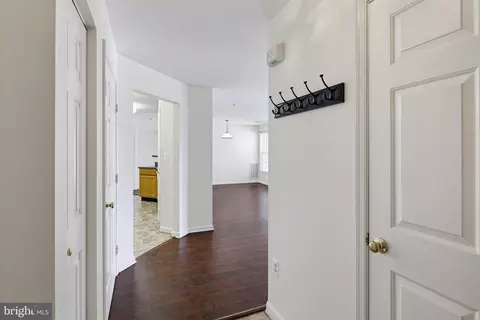 Entry Way - 502 Bradley Ct #5D, Frederick, MD 21703 photo 2 of 3