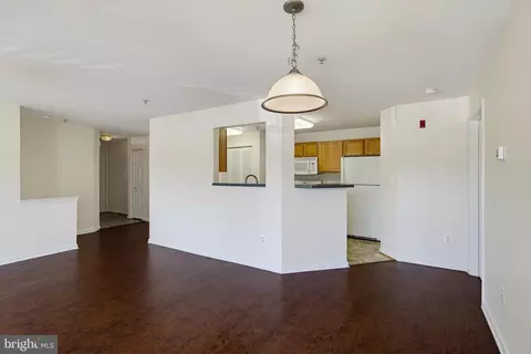 Living - 502 Bradley Ct #5D, Frederick, MD 21703 photo 5 of 5