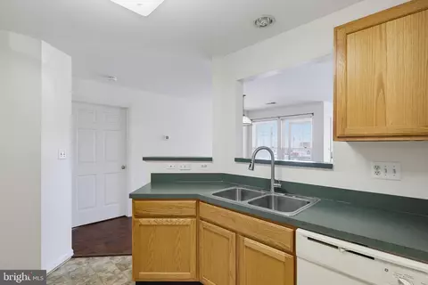 Kitchen - 502 Bradley Ct #5D, Frederick, MD 21703 photo 2 of 3