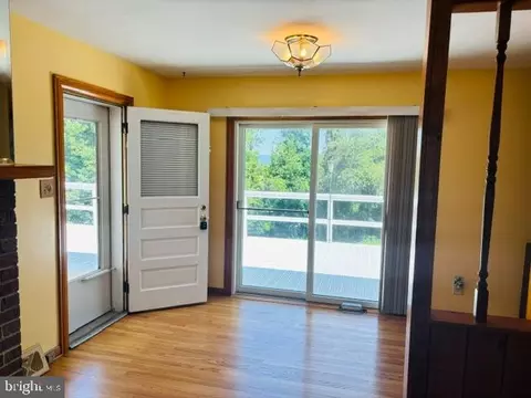Entry Way - 6942 Linganore Rd, Frederick, MD 21701 photo 1 of 7
