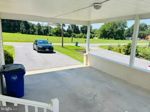 Exterior - 6942 Linganore Rd, Frederick, MD 21701 photo 3 of 11