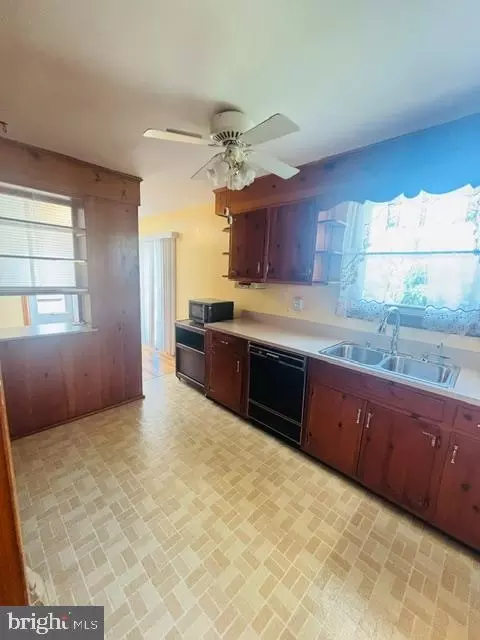 Kitchen - 6942 Linganore Rd, Frederick, MD 21701 photo 2 of 4