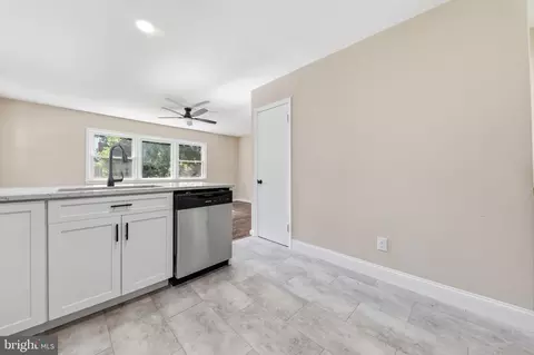 Entry Way - 815 Trail Ave, Frederick, MD 21701 photo 5 of 7