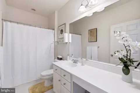 Bath - 9510 Ethan Ridge Dr, Frederick, MD 21704 photo 3 of 4