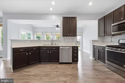 Entry Way - 6366 Lambert Ct, Frederick, MD 21703 photo 3 of 10