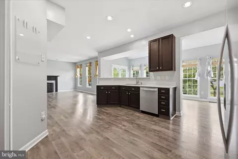 Entry Way - 6366 Lambert Ct, Frederick, MD 21703 photo 2 of 10