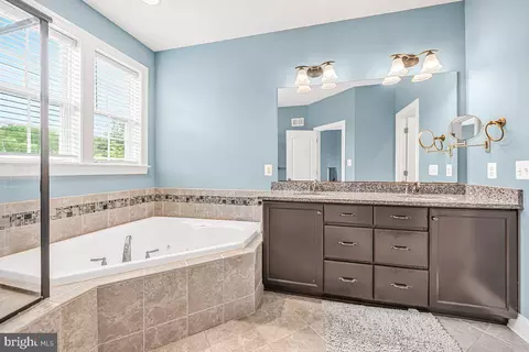 Bath - 9653 Bothwell Ln, Frederick, MD 21704 photo 2 of 2