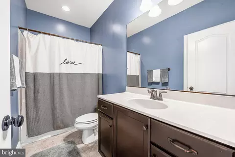 Bath - 9653 Bothwell Ln, Frederick, MD 21704 photo 1 of 2