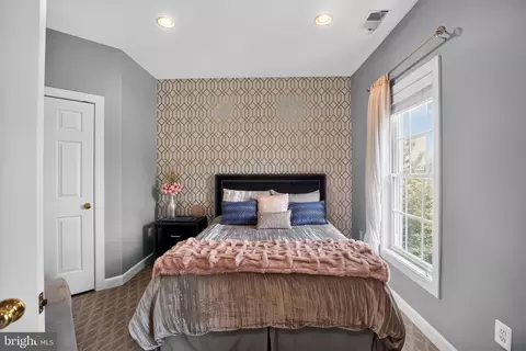 Bedroom - 3928 Shawfield Ln, Frederick, MD 21704 photo 4 of 8