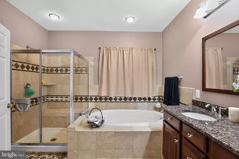 Bath - 3928 Shawfield Ln, Frederick, MD 21704 photo 1 of 3