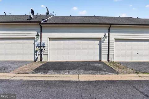 Exterior - 3928 Shawfield Ln, Frederick, MD 21704 photo 5 of 6