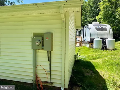 Exterior - 10121 Putman Rd, Frederick, MD 21702 photo 3 of 8