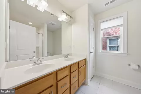 Bath - 25 6th St W, Frederick, MD 21701 photo 1 of 2