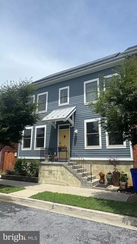 25 6th St W, Frederick, MD 21701