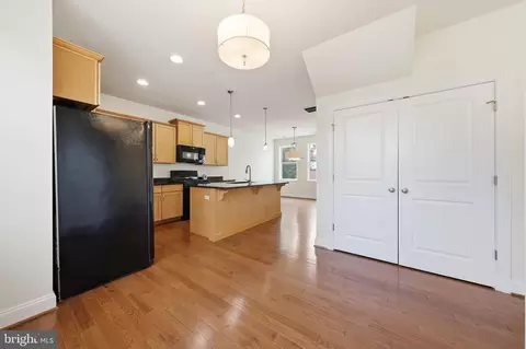 Entry Way - 25 6th St W, Frederick, MD 21701 photo 5 of 9