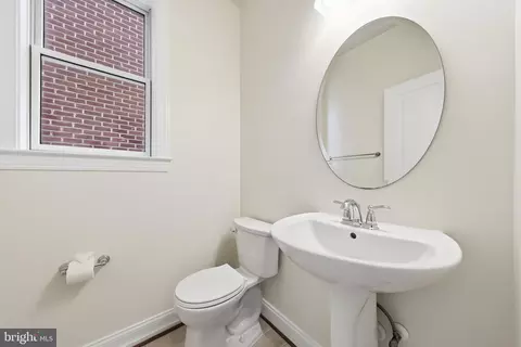 Entry Way - 25 6th St W, Frederick, MD 21701 photo 6 of 9