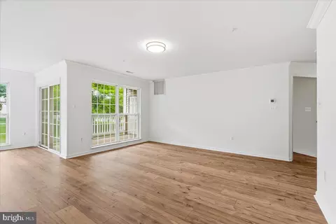 Living - 2500 Shelley Cir #1 2B, Frederick, MD 21702 photo 2 of 4