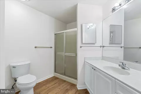 Bath - 2500 Shelley Cir #1 2B, Frederick, MD 21702 photo 1 of 2
