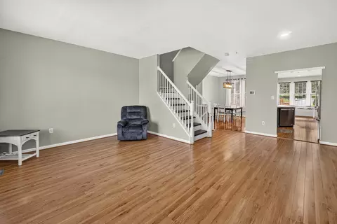 2433 Lakeside Dr, Frederick, MD 21702 photo 2