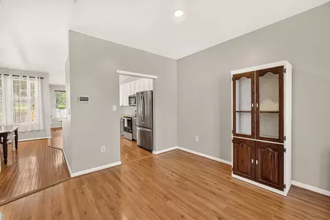 2433 Lakeside Dr, Frederick, MD 21702 photo 5