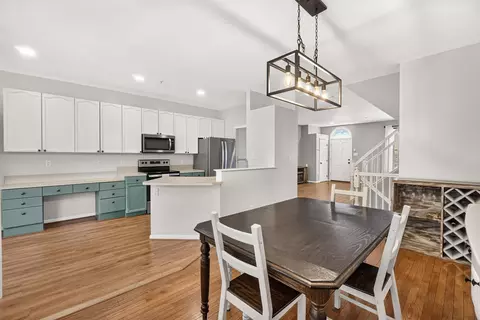 2433 Lakeside Dr, Frederick, MD 21702 photo 8