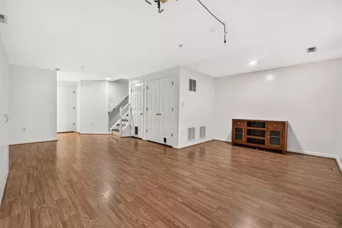 2433 Lakeside Dr, Frederick, MD 21702 photo 23